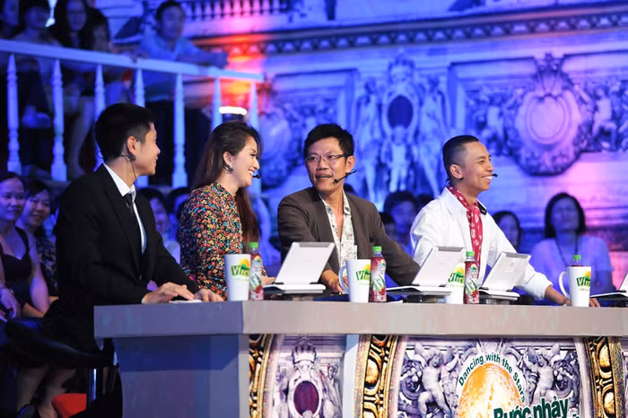 Hồ Hoài Anh là vị giám khảo thứ 4 của BNHV 2012 tuần này,