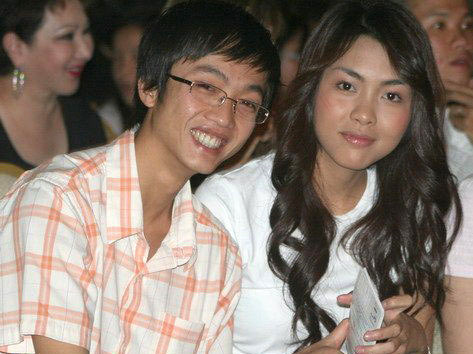 Tiếp theo đó, dư luận râm ran mối tình của Hà Tăng với đại gia phố núi Cường đô la. Dù bây giờ, mỗi người đều đã có một con đường riêng của mình, nhưng ít nhiều, chuyện tình cảm này đã trở thành một phần trong ký ức của họ. Tiếp theo đó, dư luận râm ran mối tình của Hà Tăng với đại gia phố núi Cường đô la. Dù bây giờ, mỗi người đều đã có một con đường riêng của mình, nhưng ít nhiều, chuyện tình cảm này đã trở thành một phần trong ký ức của họ.