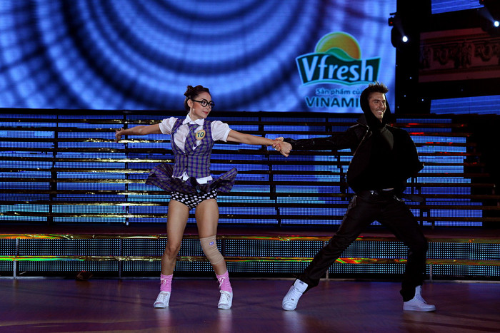 Váy ngắn em tung tăng khiêu vũ! Váy ngắn em tung tăng khiêu vũ!