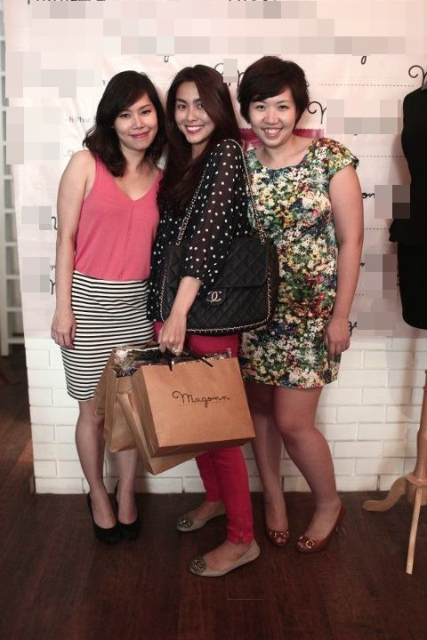 Không lâu sau đó, dư luận lại tiếp tực rộ lên nghi án Tăng Thanh hà mang bầu khi mặc một chiếc áo rộng. Nhưng tin đồn nay nhanh chóng bị dập tắt khi Tăng Thanh Hà xuất hiện thon thả tại một số sự kiện. Không lâu sau đó, dư luận lại tiếp tực rộ lên nghi án Tăng Thanh hà mang bầu khi mặc một chiếc áo rộng. Nhưng tin đồn nay nhanh chóng bị dập tắt khi Tăng Thanh Hà xuất hiện thon thả tại một số sự kiện.