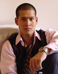 Đạo diễn Việt Tú thay vị trí của đạo diễn Dũng Khùng tại BNHV tuần thứ 4.