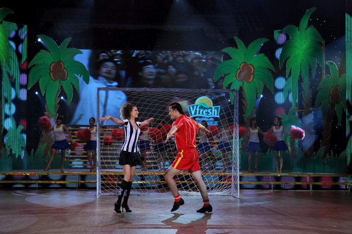 Ra sân trong trang phục của đội tuyển bóng đá nam Việt Nam bên nữ thủ môn xinh đẹp nhưng Quách Ngọc Ngoan không thể hiện được nhiều. Anh liên tục nhảy sai nhịp, loạn bước. Theo như giám khảo Chí Anh thì Ngọc Ngoan nhún nhảy không khác gì bơm xe. Ngọc Ngoan nhận được 29 điểm cho phần thi của mình và nói lời chia tay với BNHV 2012. Ra sân trong trang phục của đội tuyển bóng đá nam Việt Nam bên nữ thủ môn xinh đẹp nhưng Quách Ngọc Ngoan không thể hiện được nhiều. Anh liên tục nhảy sai nhịp, loạn bước. Theo như giám khảo Chí Anh thì Ngọc Ngoan nhún nhảy không khác gì bơm xe. Ngọc Ngoan nhận được 29 điểm cho phần thi của mình và nói lời chia tay với BNHV 2012.