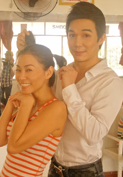 Nathan Lee: Lần đầu tiên thấy chị Thu Minh ngây thơ thế này. Tóc em đuôi gà Nathan Lee: Lần đầu tiên thấy chị Thu Minh ngây thơ thế này. Tóc em đuôi gà