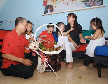 Đức Hải chia sẻ để chăm sóc cho Lão Bà Bà, Thúy Kiều, Thúy Vân, Mã Giám Sinh (tên thường gọi ở nhà của các con Đức Hải), vợ chồng anh rất vất vả và cả gia đình cũng phải tiết kiệm chi tiêu để lo cho tương lai của các con.