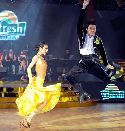 Bay cao nào, nhảy cao nào. Nào mình nhảy cùng...Quang Vinh. Bay cao nào, nhảy cao nào. Nào mình nhảy cùng...Quang Vinh.