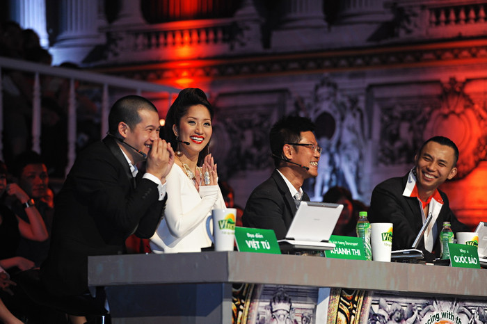 Bốn vị giám khảo trong đêm thi BNHV diễn ra vòa tối 15/4 tại Cung thể thao Quần Ngựa Hà Nội.