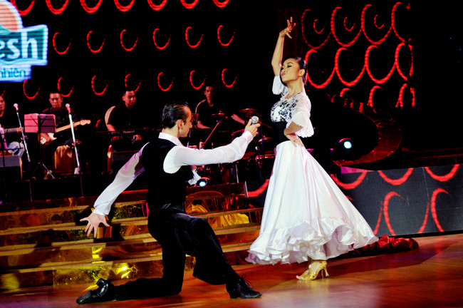 Hát nữa đi em....Đoan Trang. Hát nữa đi em....Đoan Trang.