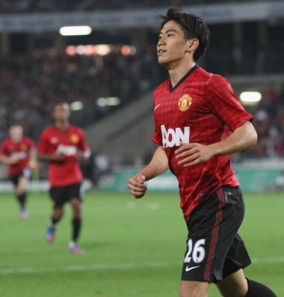Rooney rất thích được đá cặp với Kagawa. Rooney rất thích được đá cặp với Kagawa.