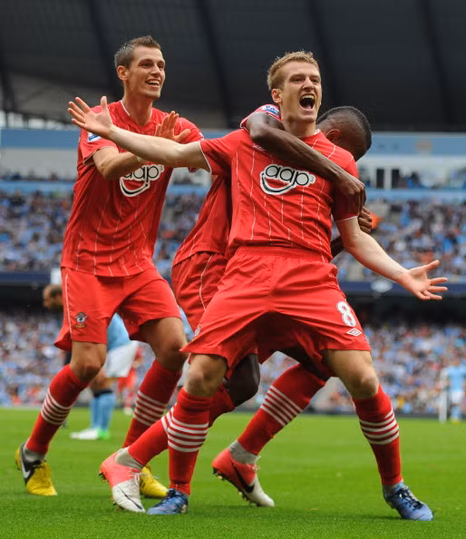 và Steven Davis tận dụng rất tốt cơ hội này để nâng tỉ số lên 2-1 cho đội khách ở phút 68.