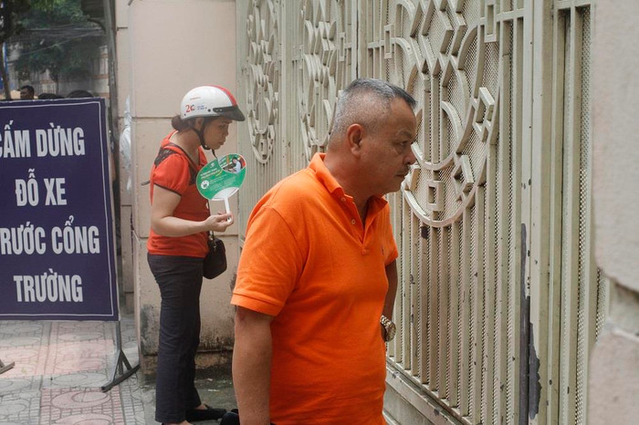 Đề hôm nay khó không nhỉ, dù sao bố mẹ, ông bà vẫn luôn ở bên con (ảnh Trinh Phúc). Đề hôm nay khó không nhỉ, dù sao bố mẹ, ông bà vẫn luôn ở bên con (ảnh Trinh Phúc).