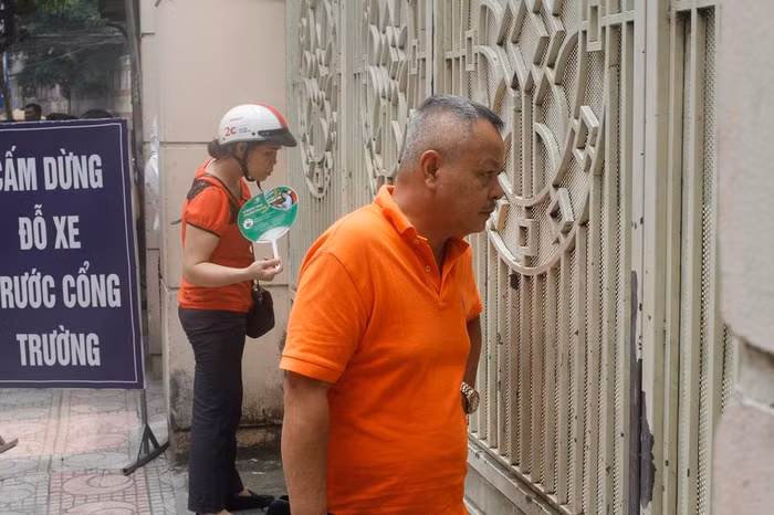 Đề hôm nay khó không nhỉ, dù sao bố mẹ, ông bà vẫn luôn ở bên con (ảnh Trinh Phúc).