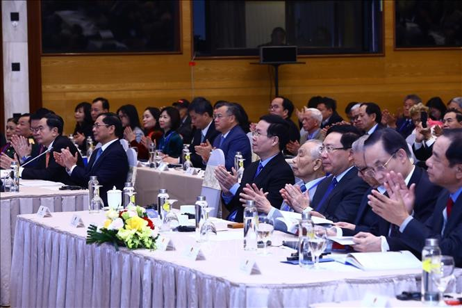 Thường trực Ban Bí thư Võ Văn Thưởng, Phó Chủ tịch Quốc hội Thường trực Trần Thanh Mẫn cùng các đồng chí lãnh đạo, nguyên lãnh đạo Đảng, Nhà nước, các nhân chứng lịch sử tham dự buổi lễ. Thường trực Ban Bí thư Võ Văn Thưởng, Phó Chủ tịch Quốc hội Thường trực Trần Thanh Mẫn cùng các đồng chí lãnh đạo, nguyên lãnh đạo Đảng, Nhà nước, các nhân chứng lịch sử tham dự buổi lễ.