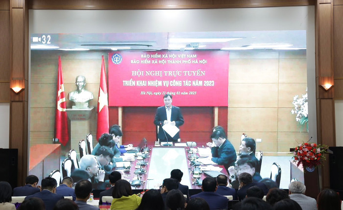 Giám đốc Bảo hiểm xã hội Hà Nội Phan Văn Mến trình bày tham luận tại hội nghị Giám đốc Bảo hiểm xã hội Hà Nội Phan Văn Mến trình bày tham luận tại hội nghị