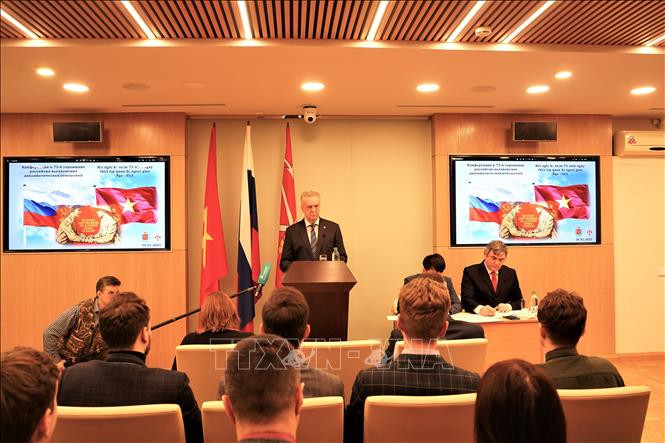 Chủ tịch Ủy ban đối ngoại chính quyền thành phố St. Petersburg Evgeny Grigoriev phát biểu. Ảnh: Duy Trinh-P/v TTXVN tại Nga Chủ tịch Ủy ban đối ngoại chính quyền thành phố St. Petersburg Evgeny Grigoriev phát biểu. Ảnh: Duy Trinh-P/v TTXVN tại Nga