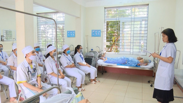 Giờ học thực hành của sinh viên Trường Đại học Y - Dược, Đại học Thái Nguyên. Ảnh: website nhà trường Giờ học thực hành của sinh viên Trường Đại học Y - Dược, Đại học Thái Nguyên. Ảnh: website nhà trường