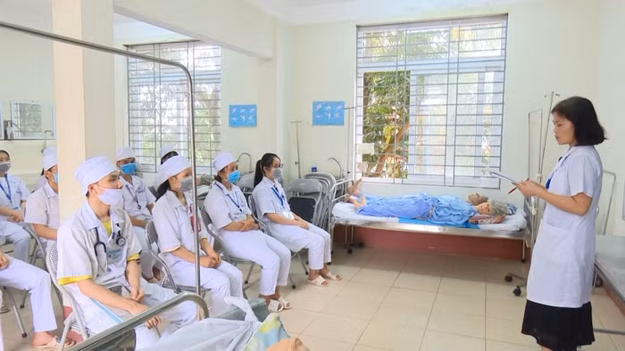 Giờ học thực hành của sinh viên Trường Đại học Y - Dược, Đại học Thái Nguyên. Ảnh: website nhà trường