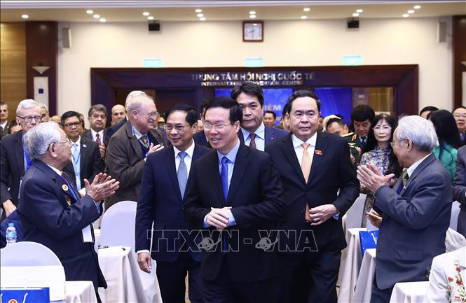 Thường trực Ban Bí thư Võ Văn Thưởng và Phó Chủ tịch Thường trực Quốc hội Trần Thanh Mẫn cùng các đại biểu đến dự lễ kỷ niệm. Thường trực Ban Bí thư Võ Văn Thưởng và Phó Chủ tịch Thường trực Quốc hội Trần Thanh Mẫn cùng các đại biểu đến dự lễ kỷ niệm.
