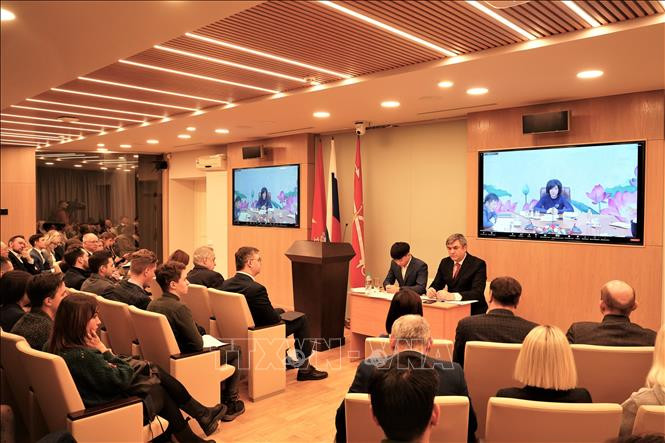 Phó Trưởng ban Đối ngoại Trung ương Nguyễn Thị Hoàng Vân phát biểu từ điểm cầu Hà Nội. Ảnh: Duy Trinh-P/v TTXVN tại Nga Phó Trưởng ban Đối ngoại Trung ương Nguyễn Thị Hoàng Vân phát biểu từ điểm cầu Hà Nội. Ảnh: Duy Trinh-P/v TTXVN tại Nga