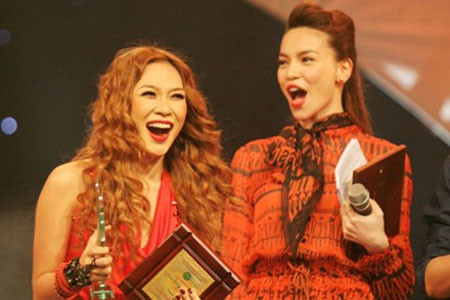 Các ca sĩ Hồ Ngọc Hà, Mỹ Tâm sau lời nhận xét có học được gì?