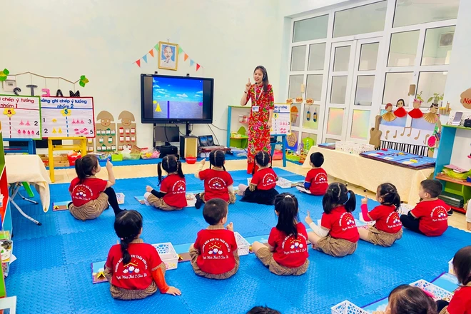 Cô giáo vùng cao với những sáng kiến phát triển kỹ năng giao tiếp cho trẻ em dân tộc thiểu số