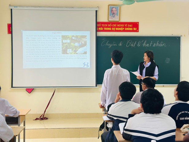 Học sinh Trường Trung học phổ thông chuyên Cao Bằng trong giờ học. Ảnh: Website Nhà trường. doi-moi-on-thi-tn-1.png