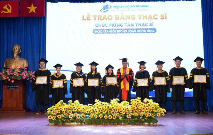 Lễ trao bằng tốt nghiệp chương trình đào tạo tiến sĩ và thạc sĩ tại Trường Đại học Mở Thành phố Hồ Chí Minh. Ảnh: NTCC. dh-mo1.jpg
