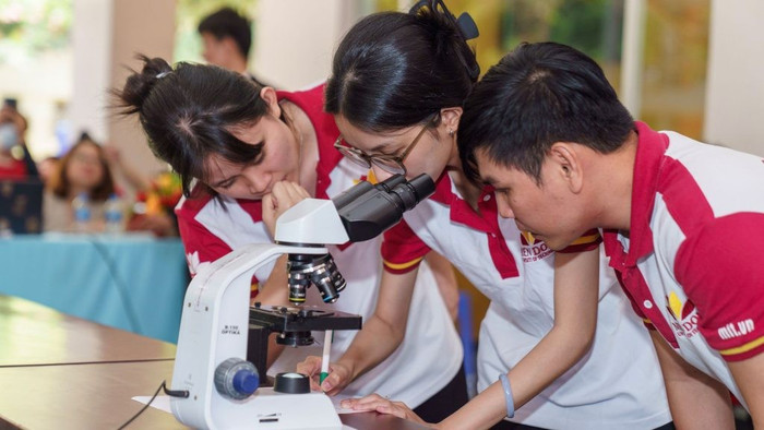 Sinh viên Trường Đại học Công nghệ Miền Đông. Ảnh: Website Nhà trường. banner-duoc-si-tai-nang-1024x576.jpg
