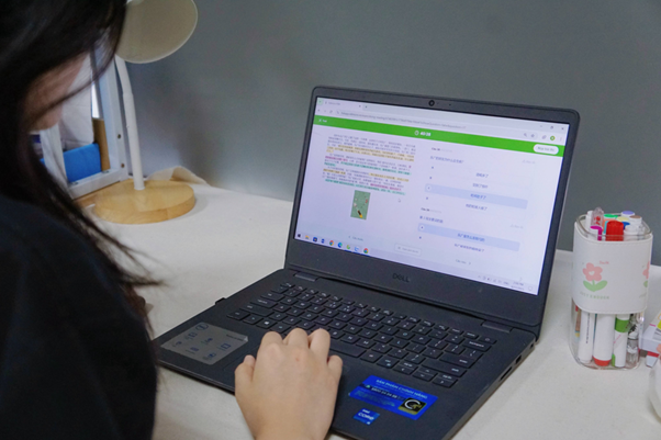 Giao diện mô phỏng thi máy HSK thực tế của nền tảng Edmicro HSK. mo-phong.png