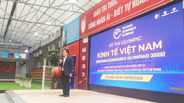 Giáo sư, Tiến sĩ Lê Anh Vinh – Trưởng ban Tổ chức Kỳ thi Olympic Kinh tế Việt Nam 2025 phát biểu veo1.png