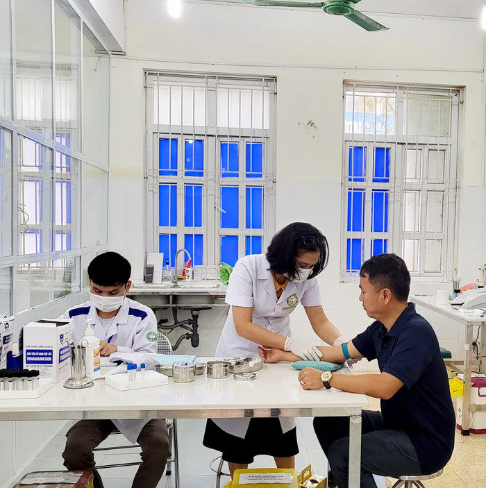 Hoạt động khám, chữa bệnh tại Phòng khám Đa khoa Trường Cao đẳng Y tế Hà Tĩnh. Ảnh: Website Nhà trường. 477247200-630484222810007-6487259235998148615-n.jpg