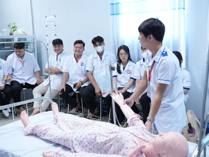 talkshow-nganh-dieu-duong-2.jpg