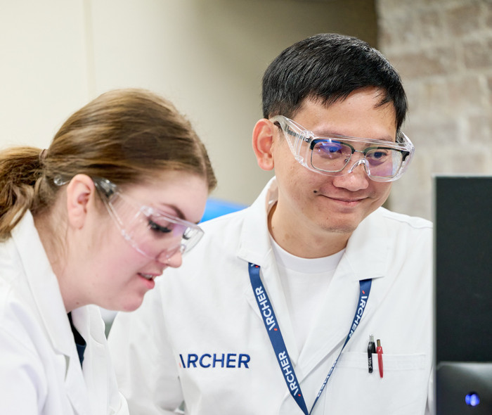 Tiến sĩ Nguyễn Minh Triết – Kỹ sư phần cứng Y sinh học (Biomedical Hardware Engineer) tại Công ty công nghệ vật liệu (Archer Materials) ở thành phố Sydney, Úc. Ảnh: NVCC. archer-materials-july-2025-0811.jpg