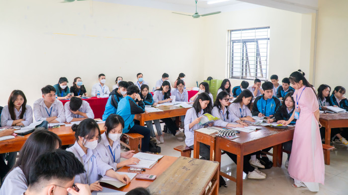 Sinh viên Trường Đại học Sư phạm, Đại học Thái Nguyên trong một buổi thực hành sư phạm. Ảnh: NTCC. dsc03168.jpg