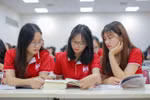 Năm 2025, một số CSGDĐH ở Hà Nội và TPHCM quy đổi điểm cộng đối với chứng chỉ ngoại ngữ ra sao?