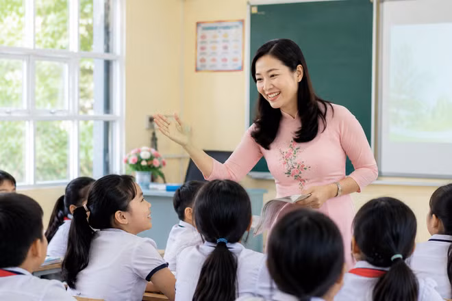 Viên chức giáo viên có thể bị hạ bậc nghề nghiệp nếu không đáp ứng yêu cầu nhiệm vụ