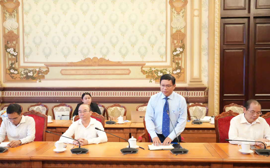 PGS.TS. Lê Tuấn Anh phát biểu nhận nhiệm vụ. Ảnh: NTCC