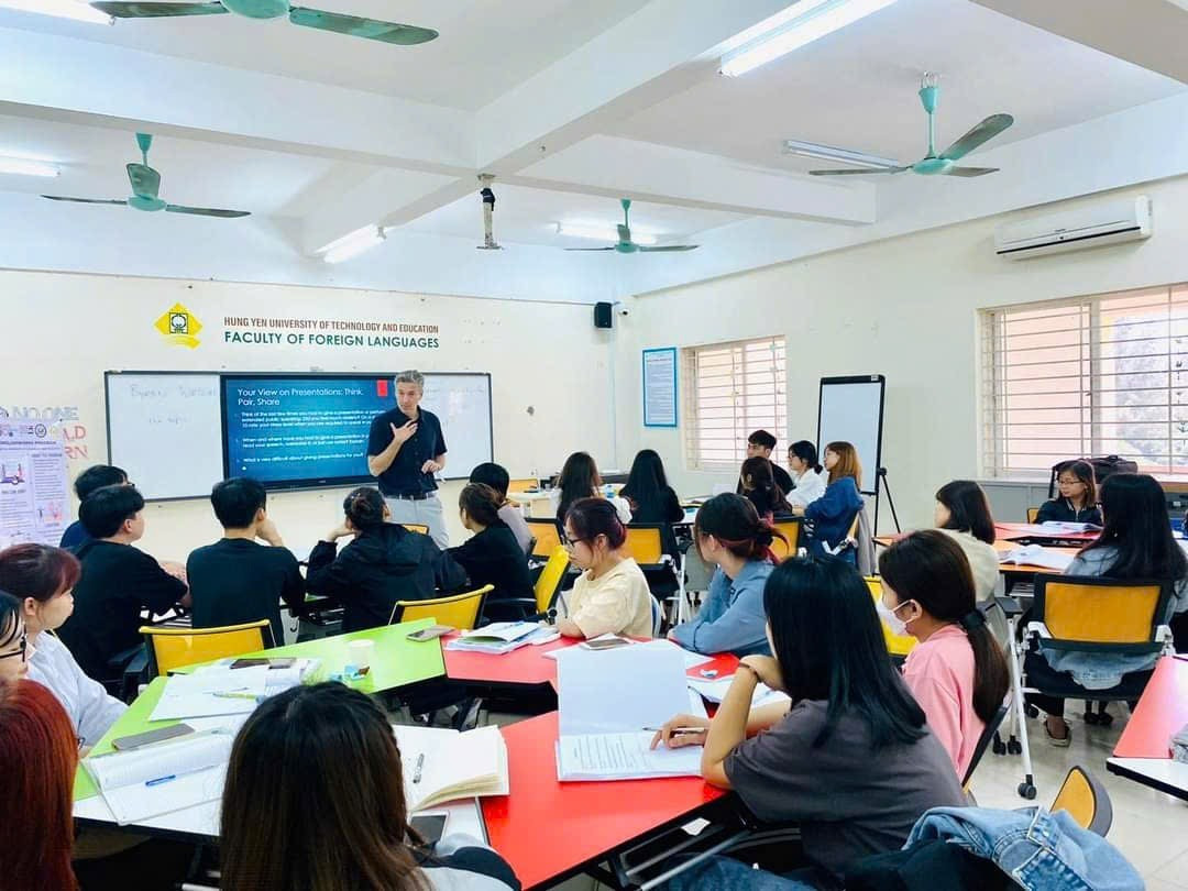 Khoa Ngoại Ngữ Trường Đại học Sư phạm Kỹ thuật Hưng Yên có đội ngũ giảng viên cơ hữu trình độ cao, được đào tạo bài bản trong và ngoài nước. Ảnh: NTCC