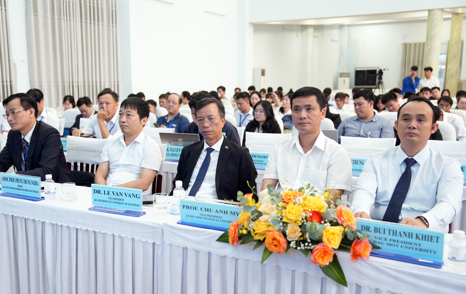 Các đại biểu tham dự Hội thảo. Ảnh: website Trường Đại học Thủ Dầu Một