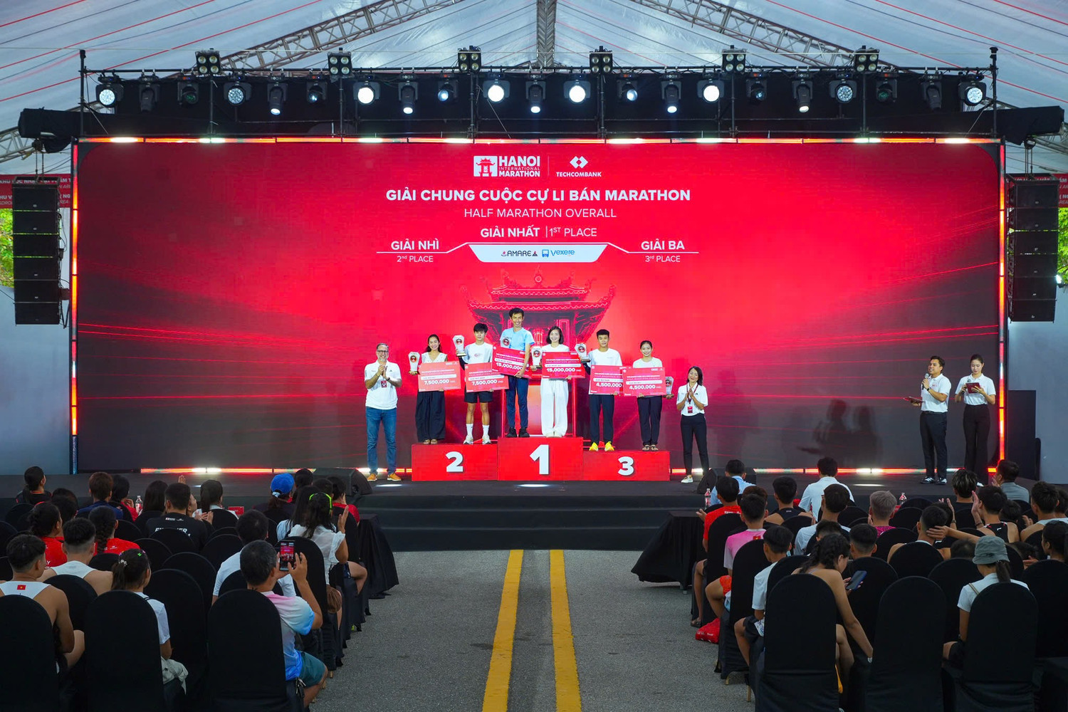 trao-giai-ban-marathon.jpg
