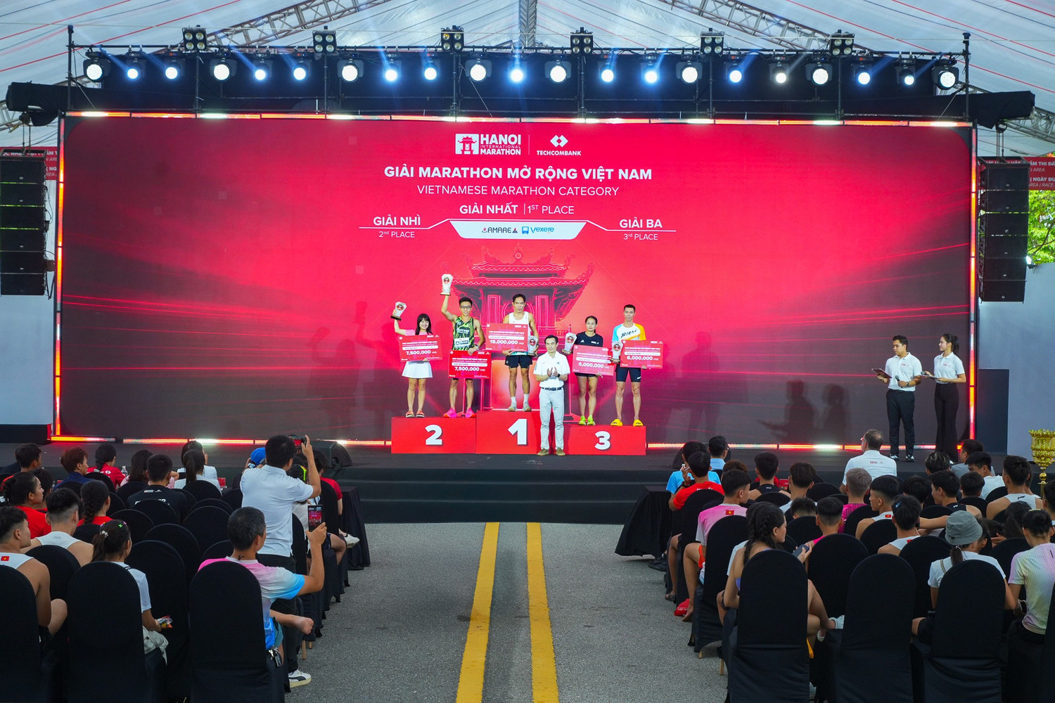 trao-giai-marathon-mo-rong.jpg