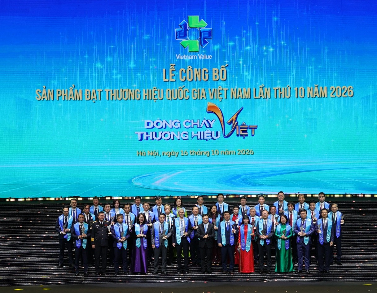 2-danh-hieu-ghi-nhan-nhung-ket-qua-cua-hang-trong-nang-cao-chat-luong-dich-vu-mo-rong-mang-bay-va-phat-trien-thuong-hieu-tren-thi-truong-quoc-te.jpg
