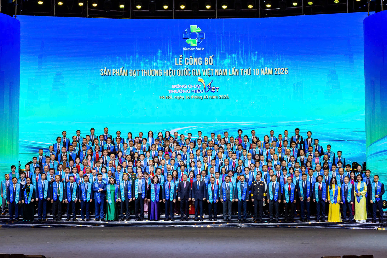 1-vietnam-airlines-tiep-tuc-duoc-vinh-danh-thuong-hieu-quoc-gia-viet-nam-tai-le-cong-bo-nam.jpg