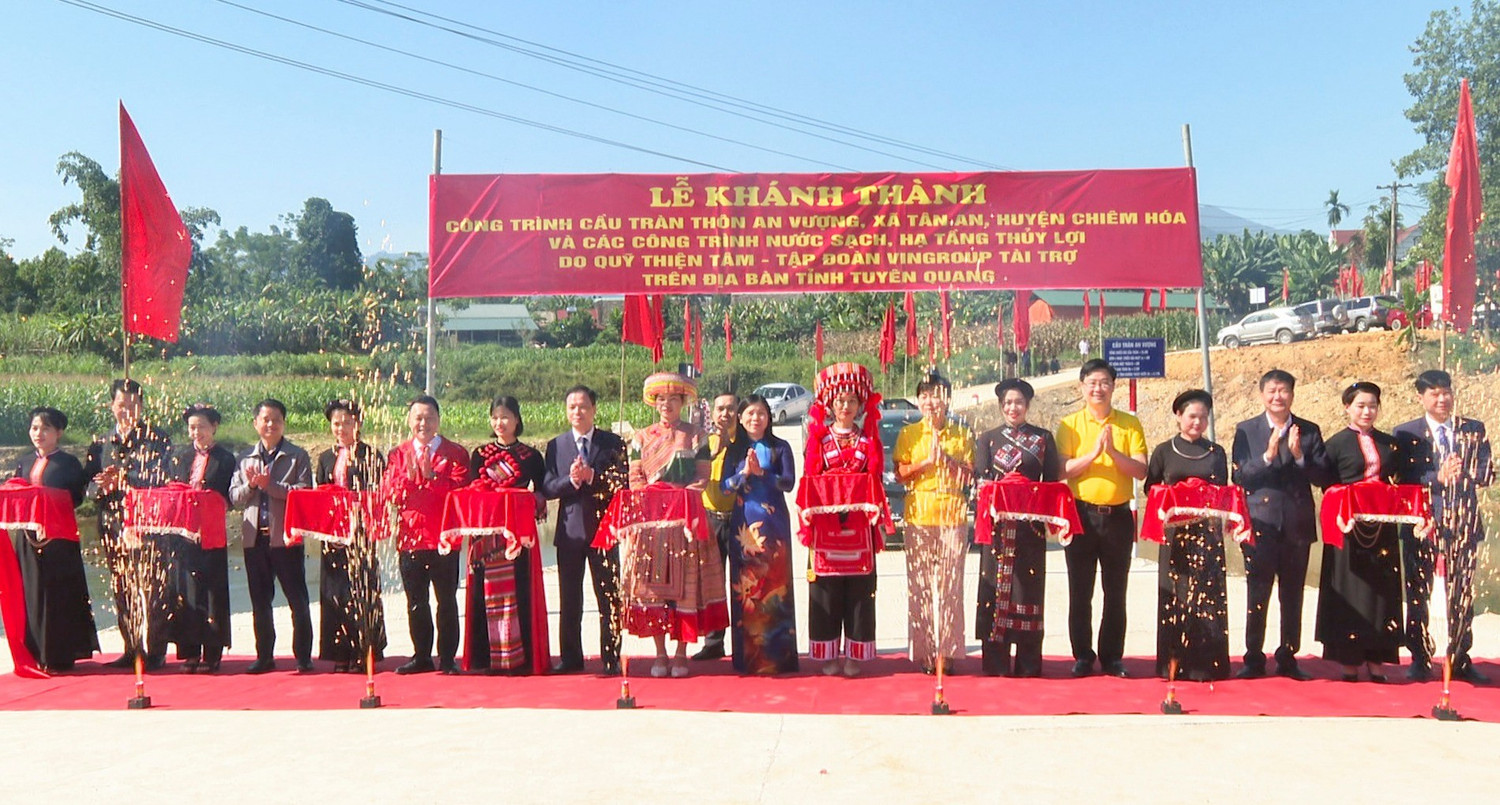 khanh-thanh-cong-trinh-cau-tran-thon-an-vuong-tinh-tuyen-quang.jpg