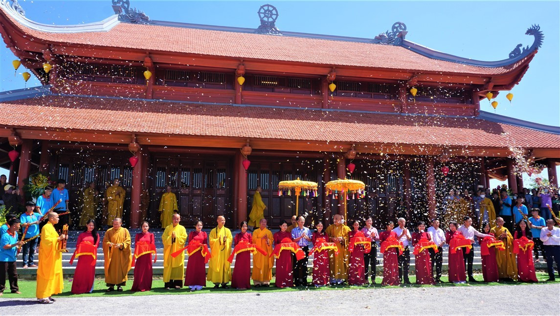 khanh-thanh-cong-trinh-van-hoa-tai-tinh-ha-tinh.jpg