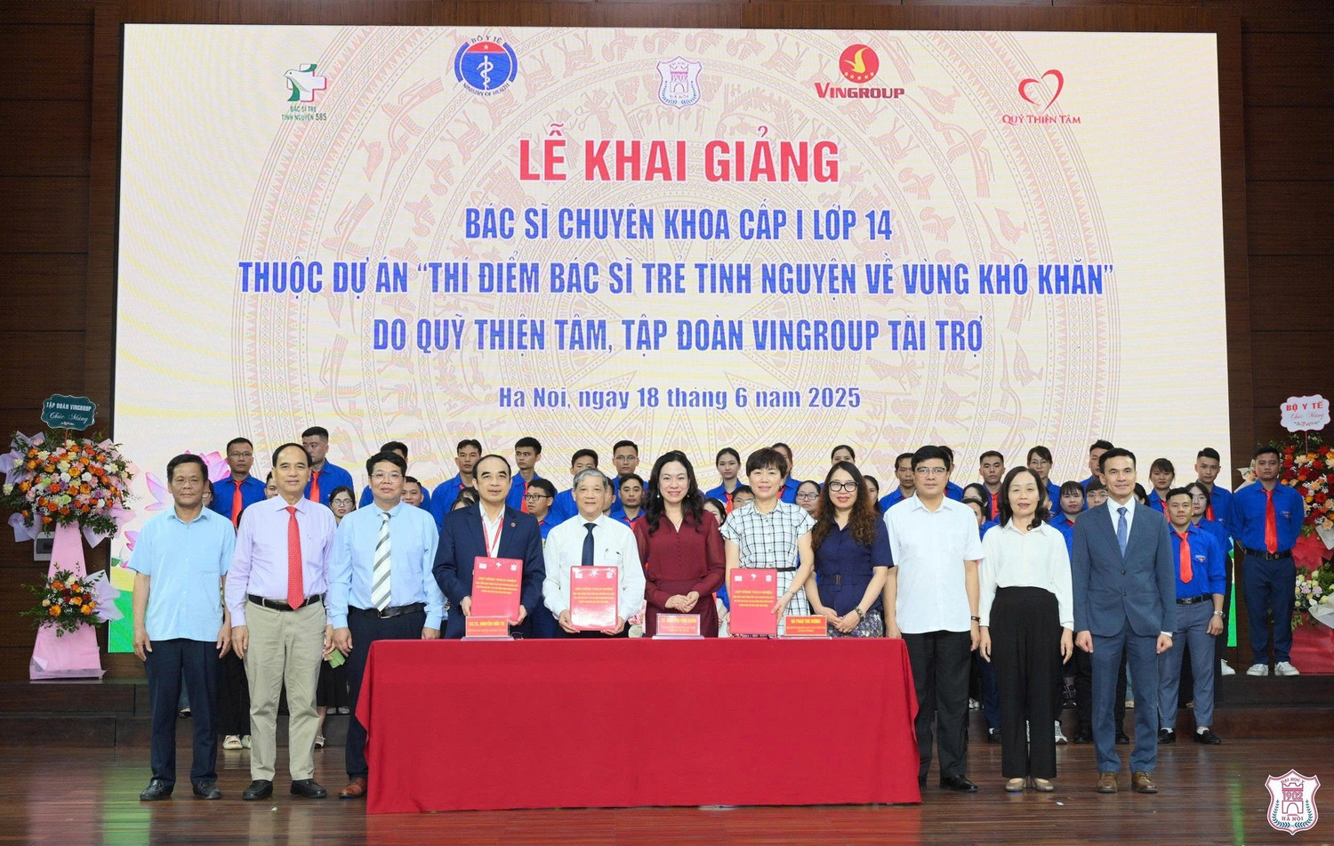 18062025-khai-giang-lop-14-50-bac-sy-mien-bac-trung.jpg