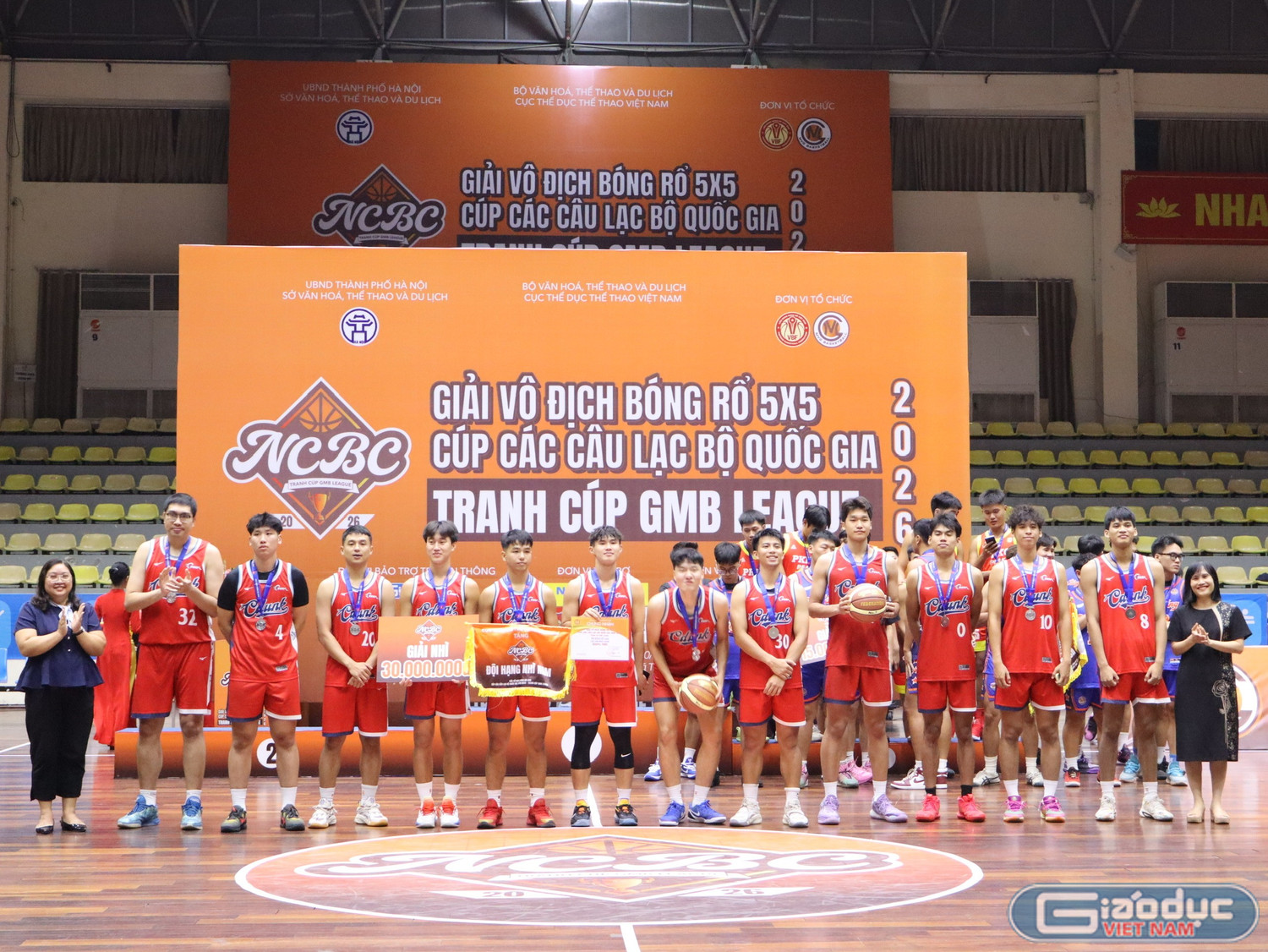Giải Nhì nội dung nam thuộc về đội Câu lạc bộ Chicken Dunk.