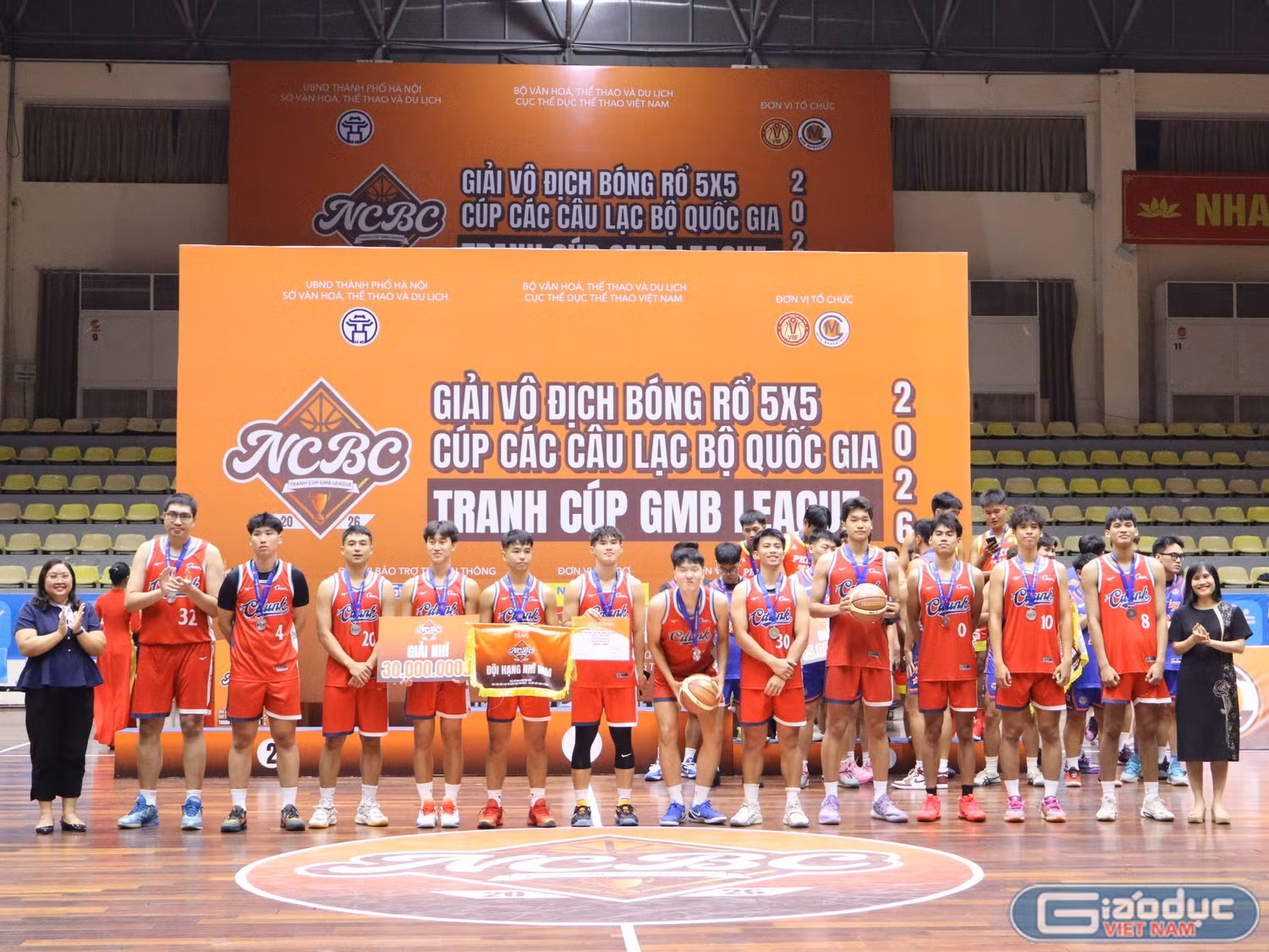 Giải Nhì nội dung nam thuộc về đội Câu lạc bộ Chicken Dunk.