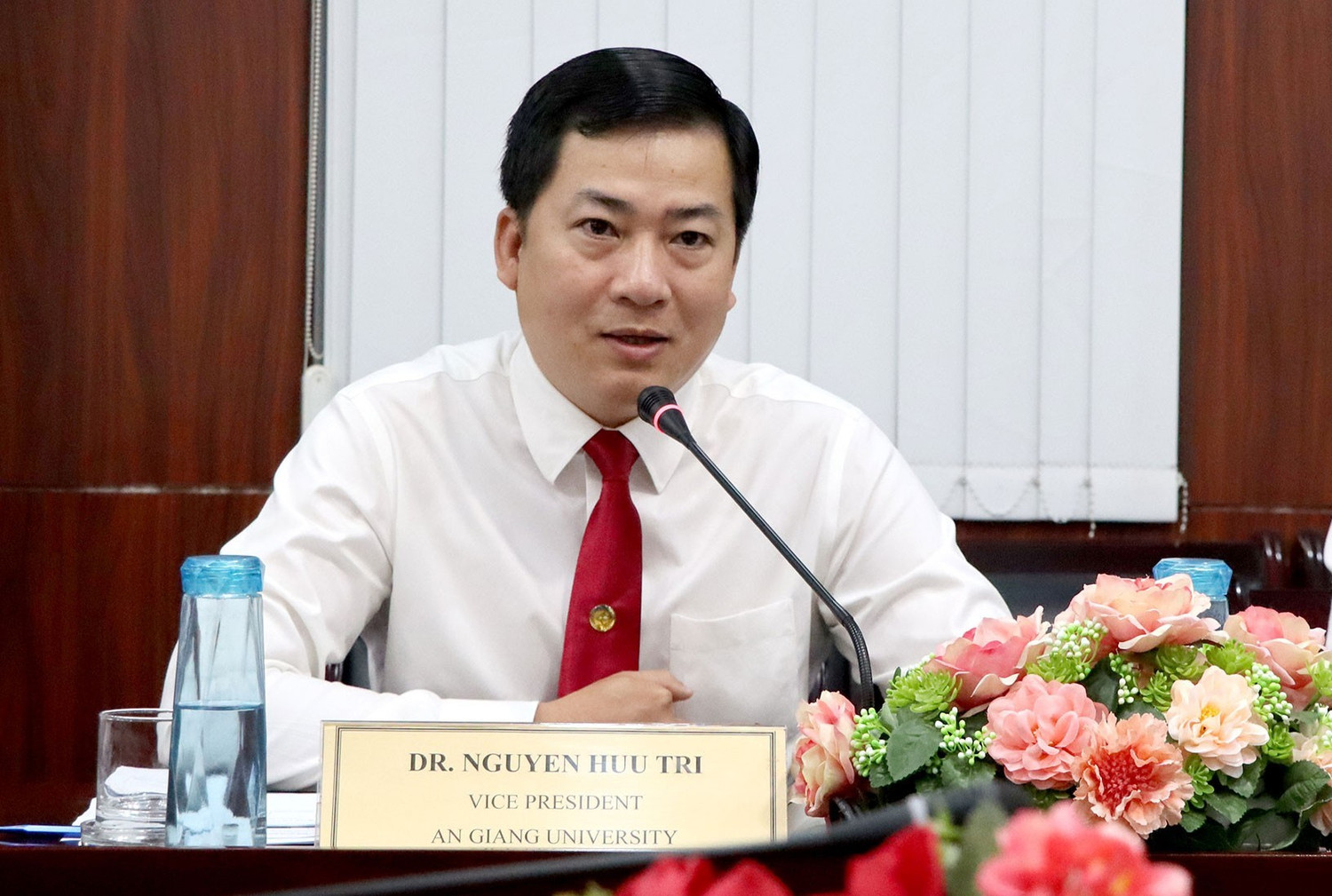 thay-ng-huu-tri.jpg