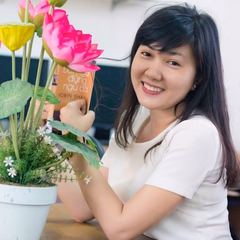 co-thuy.jpg