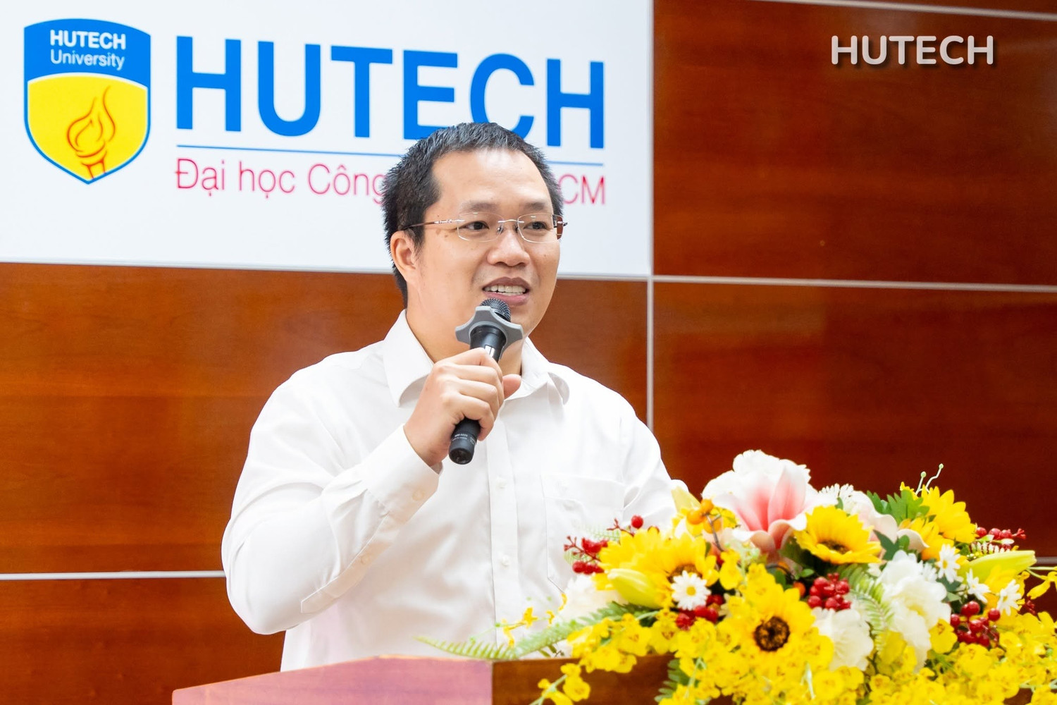 thay-le-dinh-luong-5586.jpg